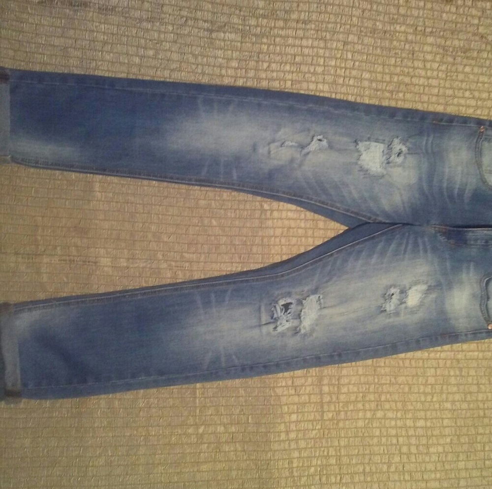 Est: Nineteen 91 Distressed Straight Leg Jeans